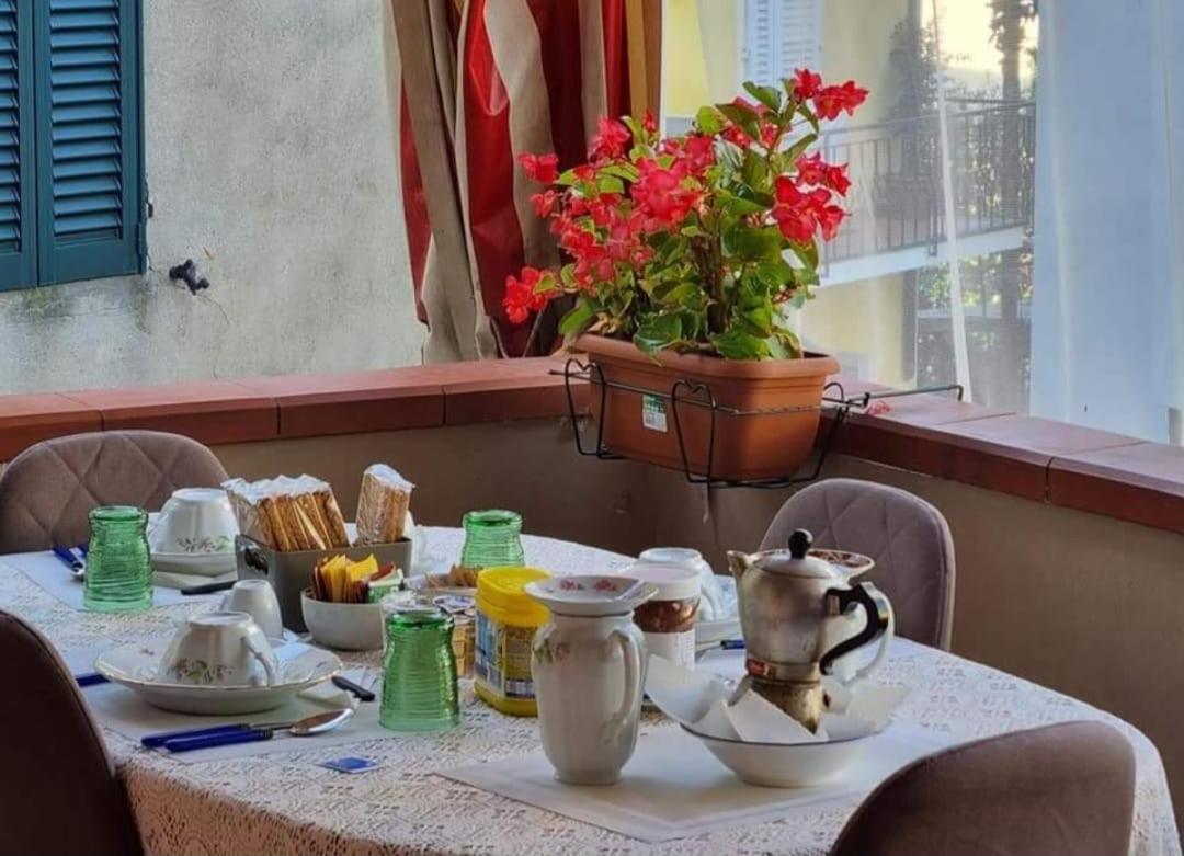 A Collodi Io & Mamma100 M Dal Parco Di Pinocchio Bed & Breakfast Ngoại thất bức ảnh